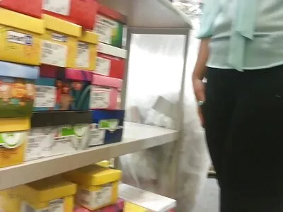 Gata gostosa fica consolada até gozar vídeo pornográfico mulher pelada