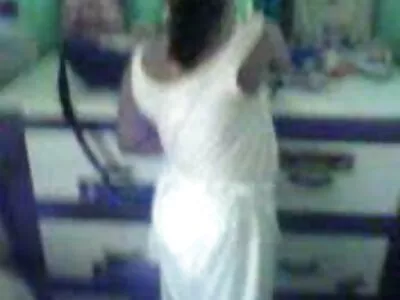 Bebê com roupa vídeo pornô de mulher pelada gostosa sexy fazendo sexo anal