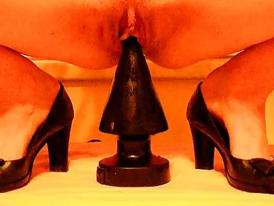 Namorada de máscara fazendo um filme pornô com mulher pelada boquete profundo