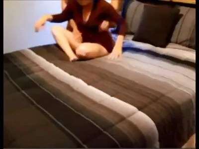 Milf japonesa se masturbando com seu brinquedo sexual vídeo pornô com mulher pelada