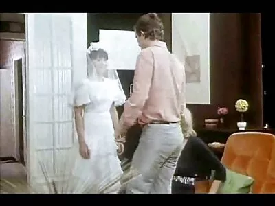 Sem tempo vídeo de pornô com mulher nua para tirar a roupa