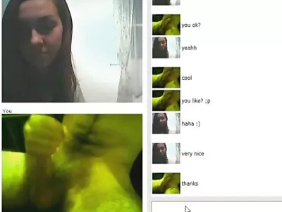 A garota vídeo pornô nua perfeita leva um boquete profundo