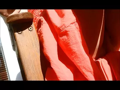 Tão linda morena esposa milf joga jogos de sexo de vídeo pornô mulher pelada escravidão com marido lascivo, maldição!