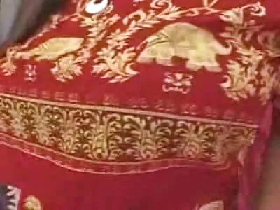 Loira abre os lábios de sua boceta ver vídeo pornô de mulher pelada na webcam