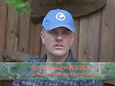 Transou com uma beldade na cozinha e vídeo de pornô mulher nua fez sexo oral com ela