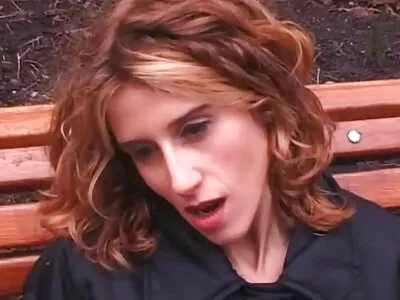 Jovem e fofa ver filme pornô de mulher pelada esposa chupando um pau grande