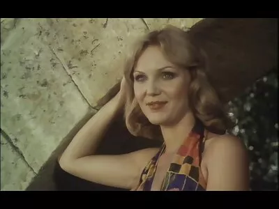 Loira cremosa recebe dupla dupla de xvídeos pornô de mulher pelada alguns caras