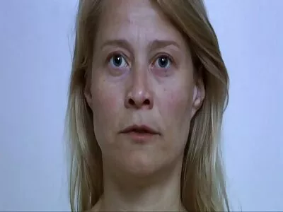 Petite morena filme de pornô pelada gata chupando fundo