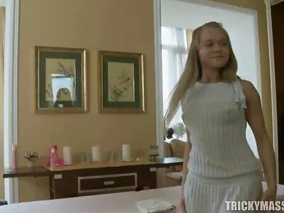 Jovem vídeos pornô pelada namorada com mamada de seios naturais