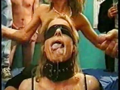 GF loira filme pornô de mulher pelada transando fofa se espalhando