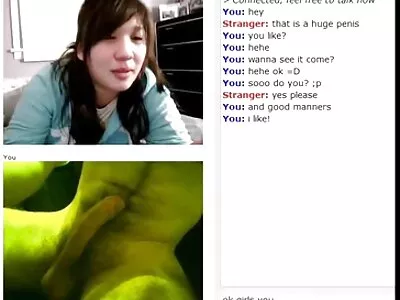 Menina com máscara preta chupa pau e leva uma quero ver filme de pornô mulher pelada carga no rosto