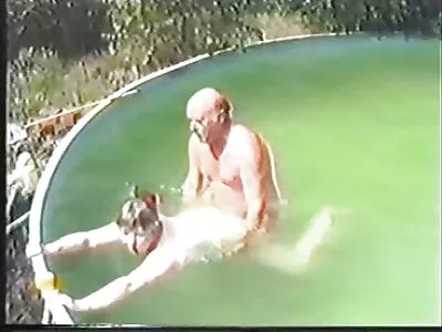 Boquete profundo da gata filme pornô mulher pelada na frente da câmera