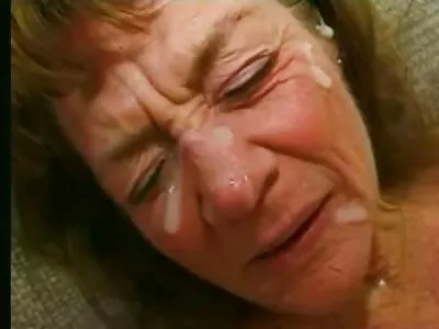 Hottie resolve seus vídeo de pornô de mulher nua problemas