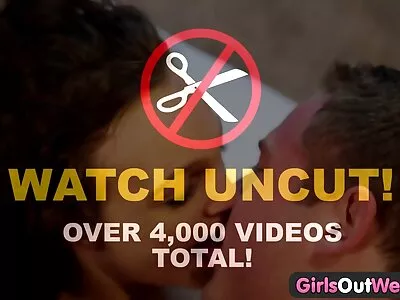 Boquete suave e profundo da namorada quero ver um filme pornô de mulher pelada