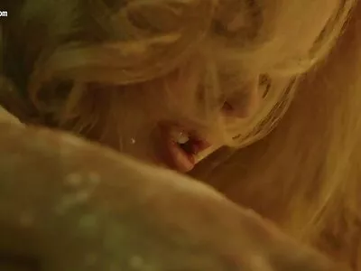 Babe pega uma mamadeira em seu cooch quero ver mulher pelada pornô