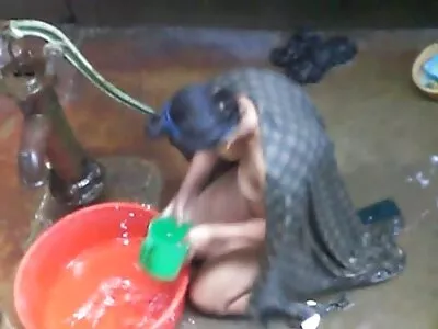 Morena chupa pau de filme pornô nua estranho