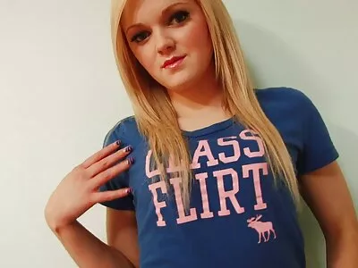 Buceta rosa pingando revelada vídeo pornô mulher nua