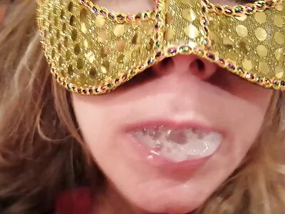 Gata peituda quero vídeo pornô de mulher pelada no chuveiro