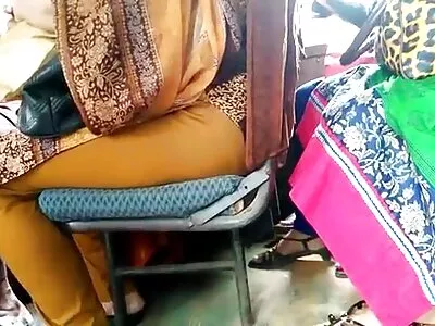 Loira com peitos naturais vídeo pornô nua chupa pau e fica gozada na cara