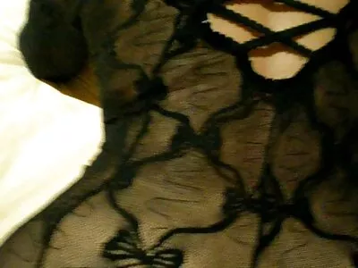Garota gostosa com peitos grandes fazendo vídeo pornô com mulher nua sexo oral