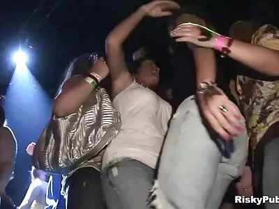 Tudo vídeo pornô de mulher nua Quente é Visto na Festa do Estudante